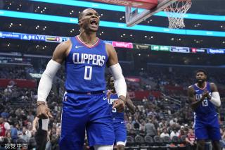 拉开比分的 拉开比分的